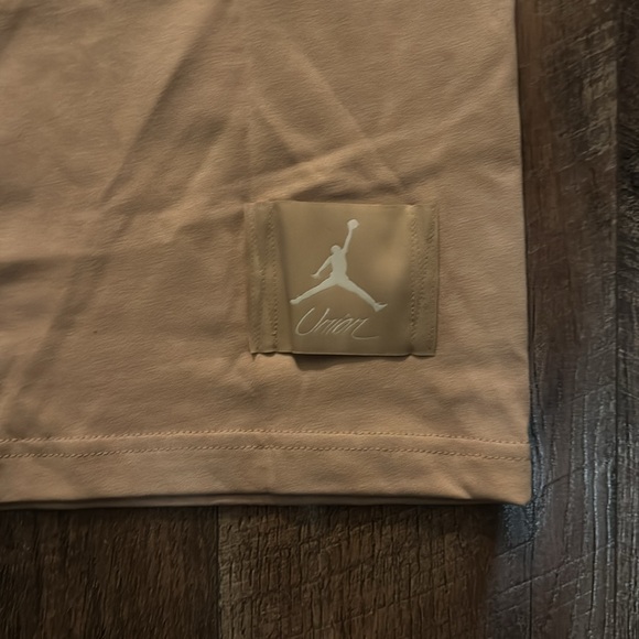 Jordan X Union Tee - Picture 6 of 6